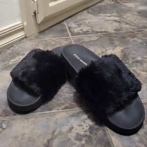 Steve Madden Slipper